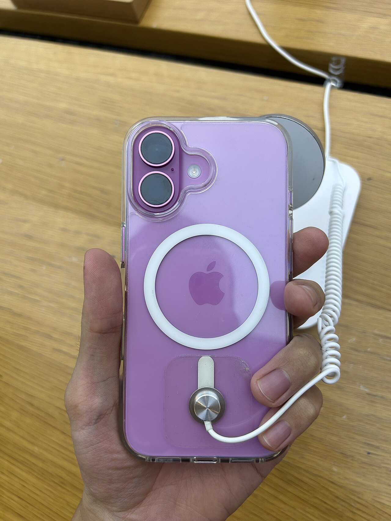 iPhone 16