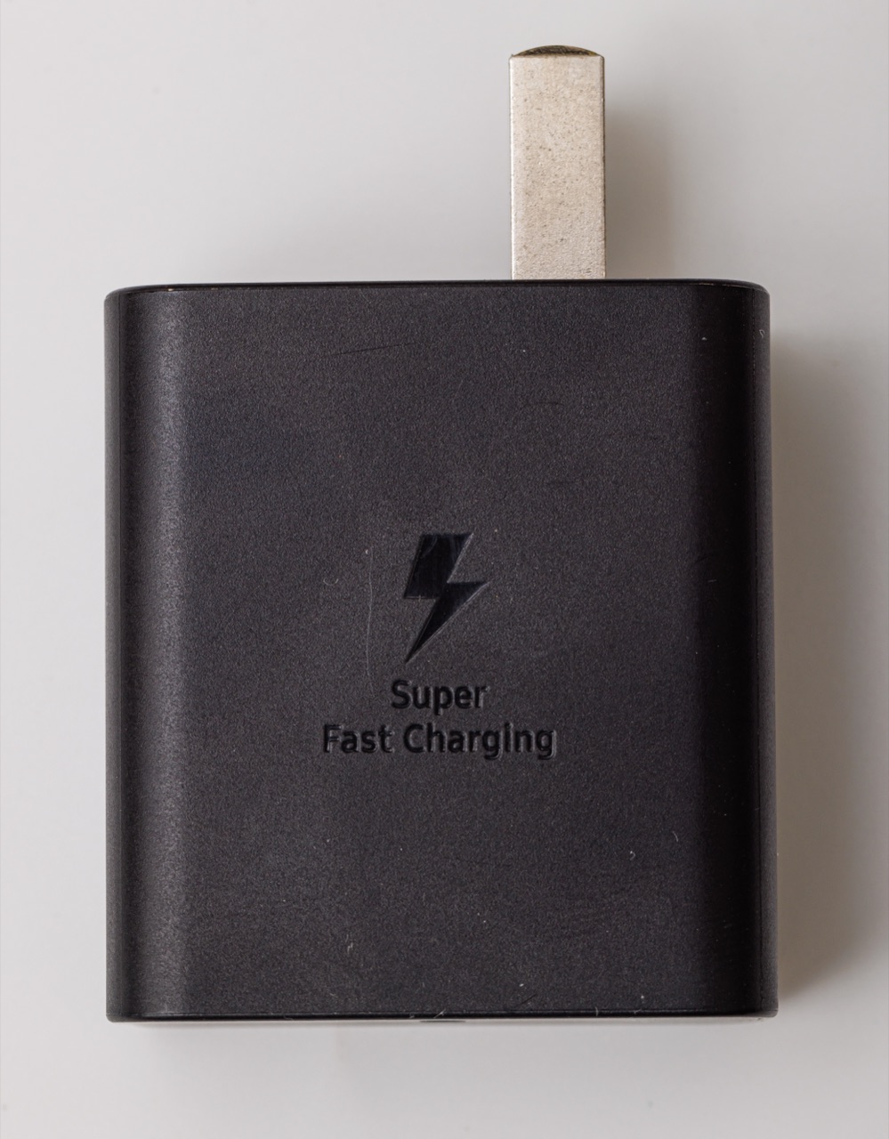 Samsung 45W Süper Hızlı Şarj Adaptörü — Siyah